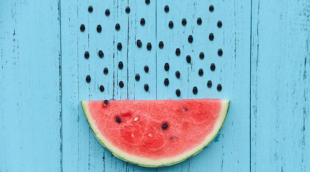 这五种食物晚上再饿也别吃, 最后一种是身材杀手