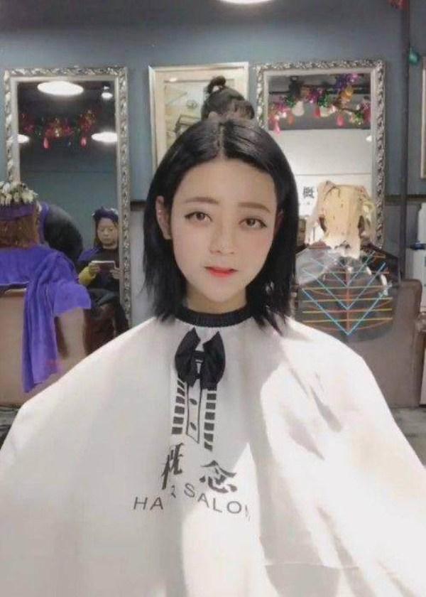 00后小女孩神似迪丽热巴, 接完长发后简直美出新高度!