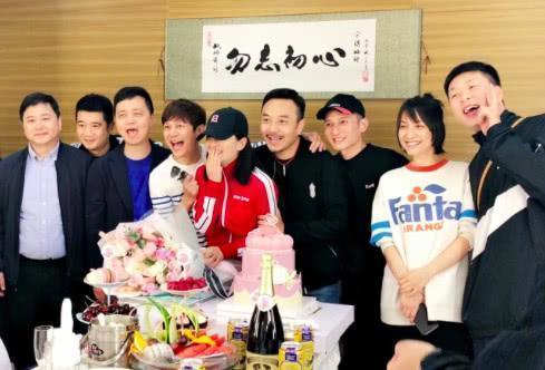 谢娜快本公布两位小公主名字: 跳跳和俏俏, 原因跟嘴巴有关!