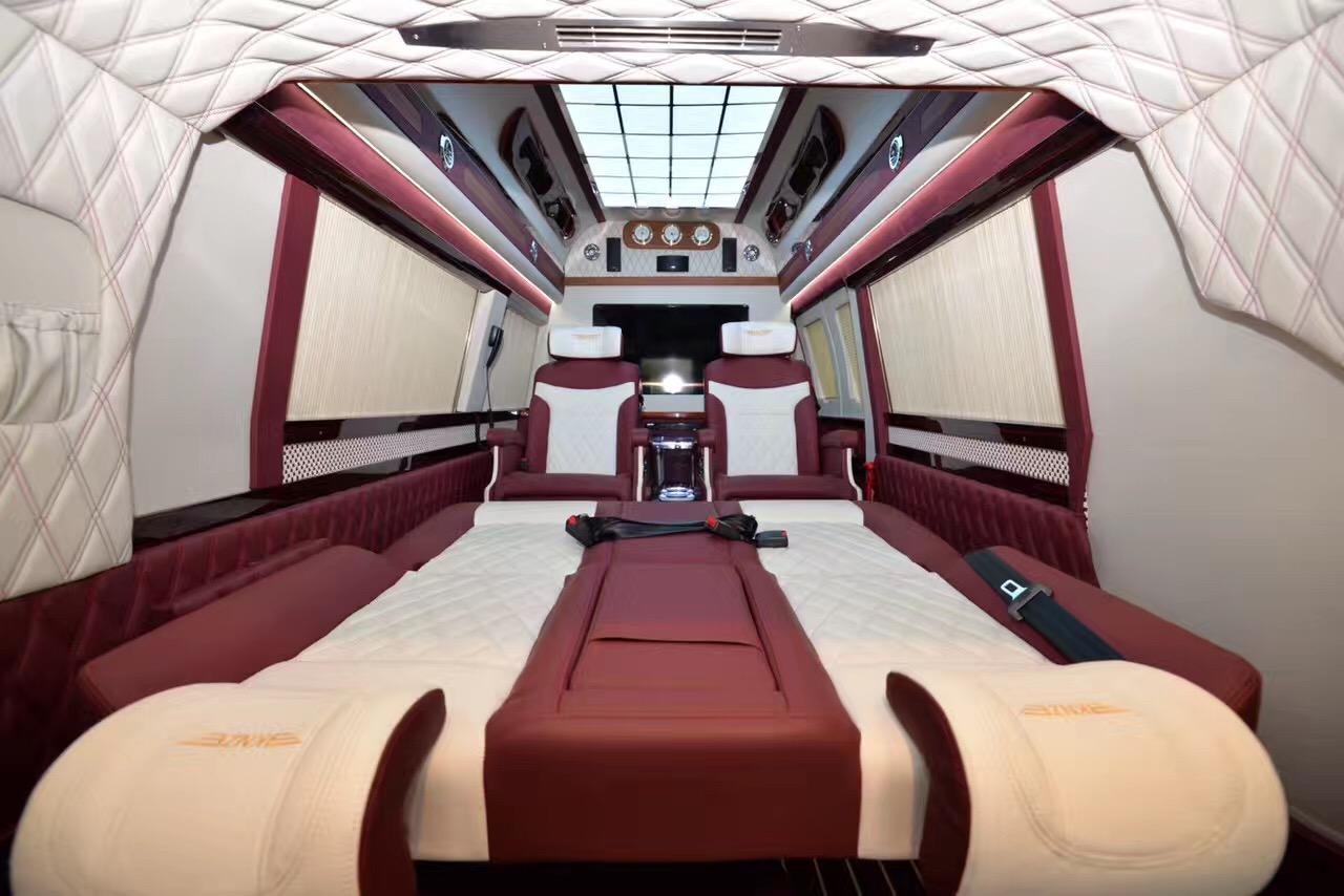福特e350, 明星们都钟爱的保姆车