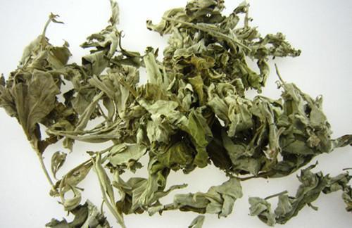 他三伏天连续用艾草泡脚, 一周后身体有奇怪的变化!