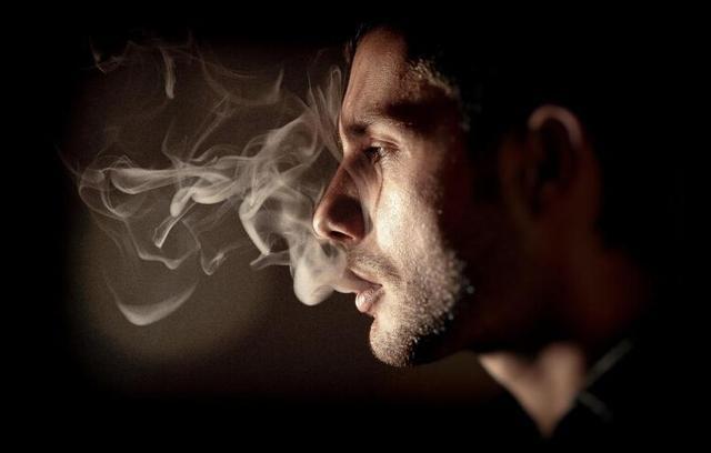 高血压者, 谨记早起三不要, 晚上三不做, 防止血管“崩盘”!