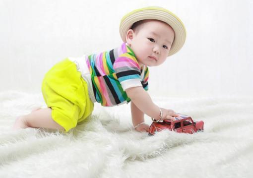宝宝一岁左右的时候有这种信号, 家长如果不重视, 将来可能会后悔