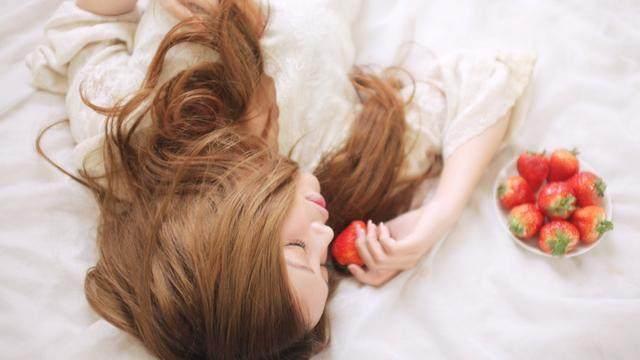 女人越想“心机”你, 越会想做这4件鬼事, 别不注意