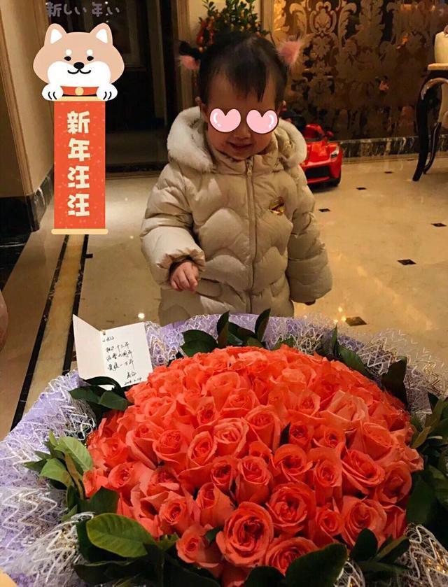 涂磊电脑被女儿砸坏了, 无奈只能放下工作陪女儿玩耍, 画面太有爱