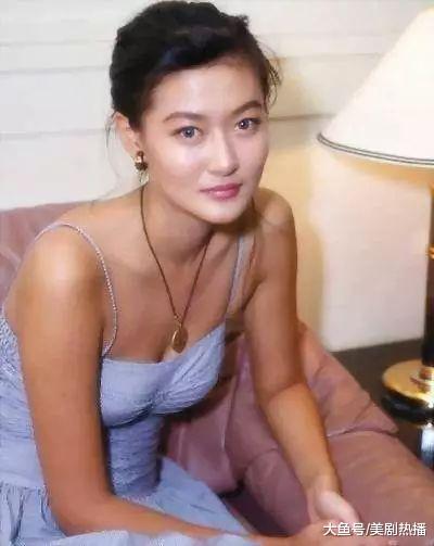 17岁出道大火29岁轻生! 一个被亲生母亲和干爹迫害的可怜女人!