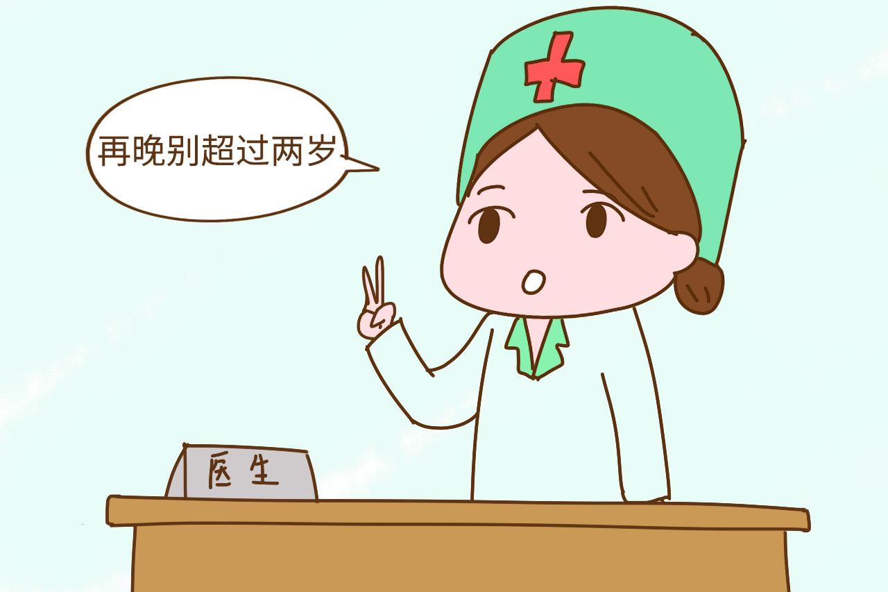 训练宝宝独立吃饭, 别错过这个黄金期, 不然只能苦苦追着喂了