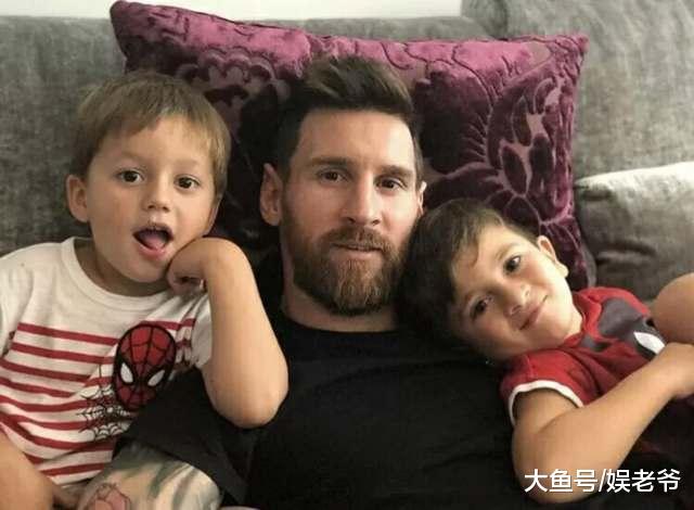 赛场外的球星, C罗被称为风流男, 而他被称为绝世好男人?