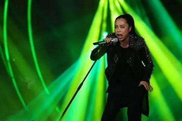 《好声音》女歌手, 导师没一个为她转身, 凭三生三世火了