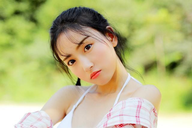 如何辨别女生是喜欢你, 还是在玩你?
