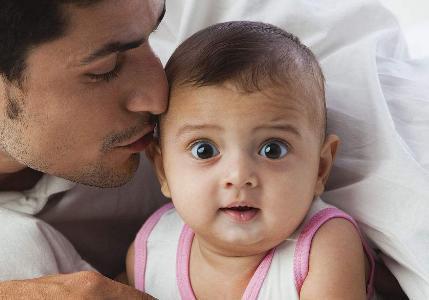 男人当爸前后会有变化吗? 能做到这几个改变, 你和孩子都有福了