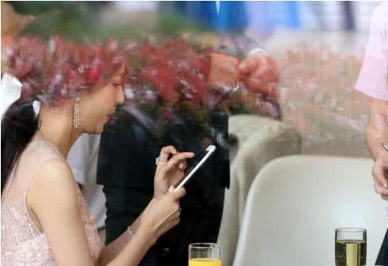 佟丽娅的午餐竟然全都是水果, 网友: 陈思诚你看到了吗?