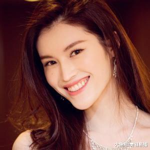 见风使舵排挤素人, 谁火跟谁玩再一脚踢开, 超模界心机女她第一?