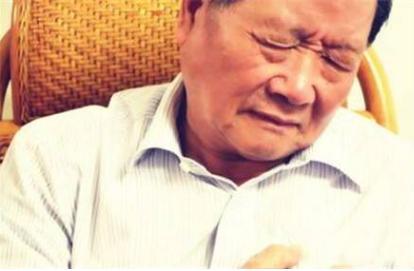 猝死前的几个症状, 是身体在发出求救的新号, 早知道能救命!