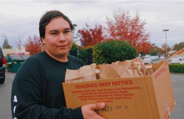 小伙不幸患上癌症只剩一年光阴, 兄弟的举动令人泪奔