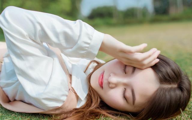 喜欢沾花惹草的女人会有这4个表现, 尤其是第4个