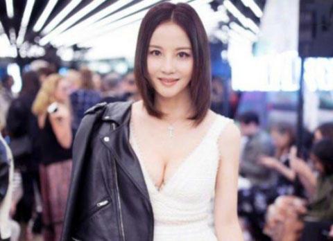 她为他9次拒绝富豪求婚, 退出娱乐圈后被丈夫宠成宝!