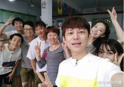 angelababy倪妮合体录节目, 亲密无间! 网友: 假闺蜜真较劲?