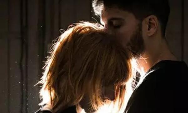 男人并没那么爱你, 才会对你有的几个表现!