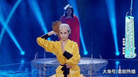 《奔跑吧》惊现美丽的红衣小姐姐, 全场没说几句话! 到底什么来路