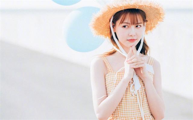 男女之间, 女人有这五个表现, 说明她一直暗恋你!