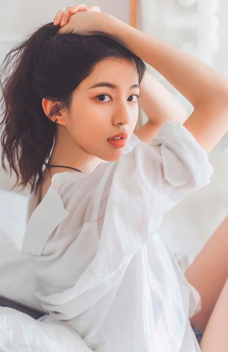 异性相处, 以下四件事女人只要做一件, 就会为你“宽衣解带”