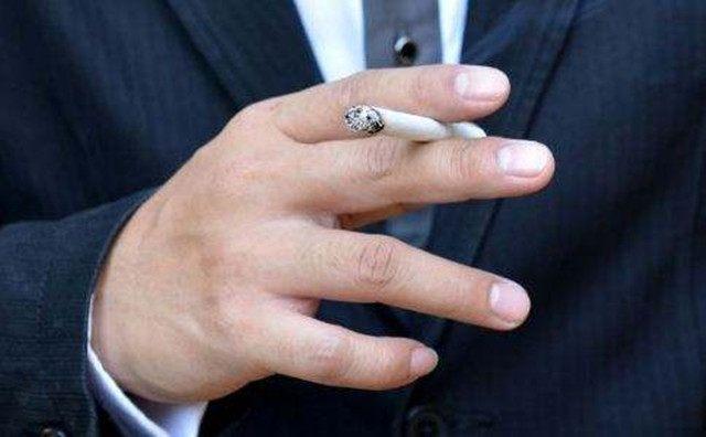 男人45-60岁是“养命期”, 这4件事会影响你的寿命, 再喜欢也要改