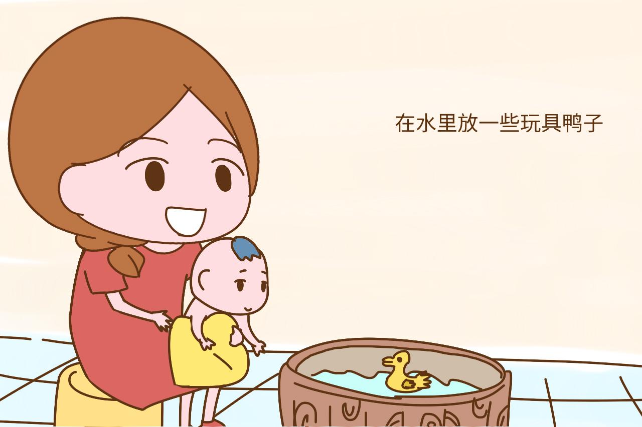 为何小孩子都这么喜欢玩水? 答案好暖心, 都不忍心拒绝他