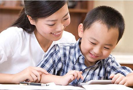 孩子长大能否对爸妈孝顺, 这2件事看得很明白, 你家孩子怎么做的