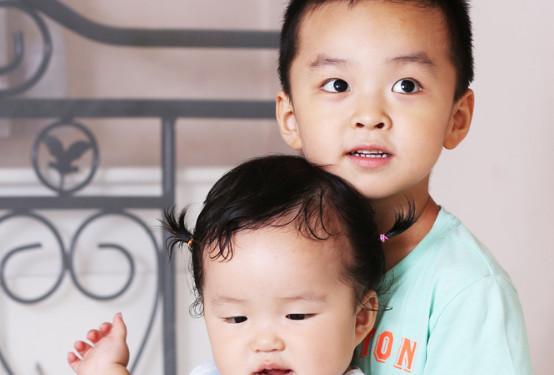 有了二宝后, 宝妈会有这3种感受, 每一种都很暖心