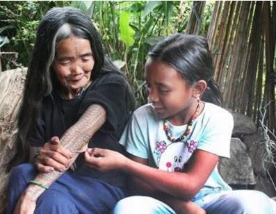 最受年轻人追捧的女纹身师吗, 手艺精湛财富可观, 但一生无人敢娶!