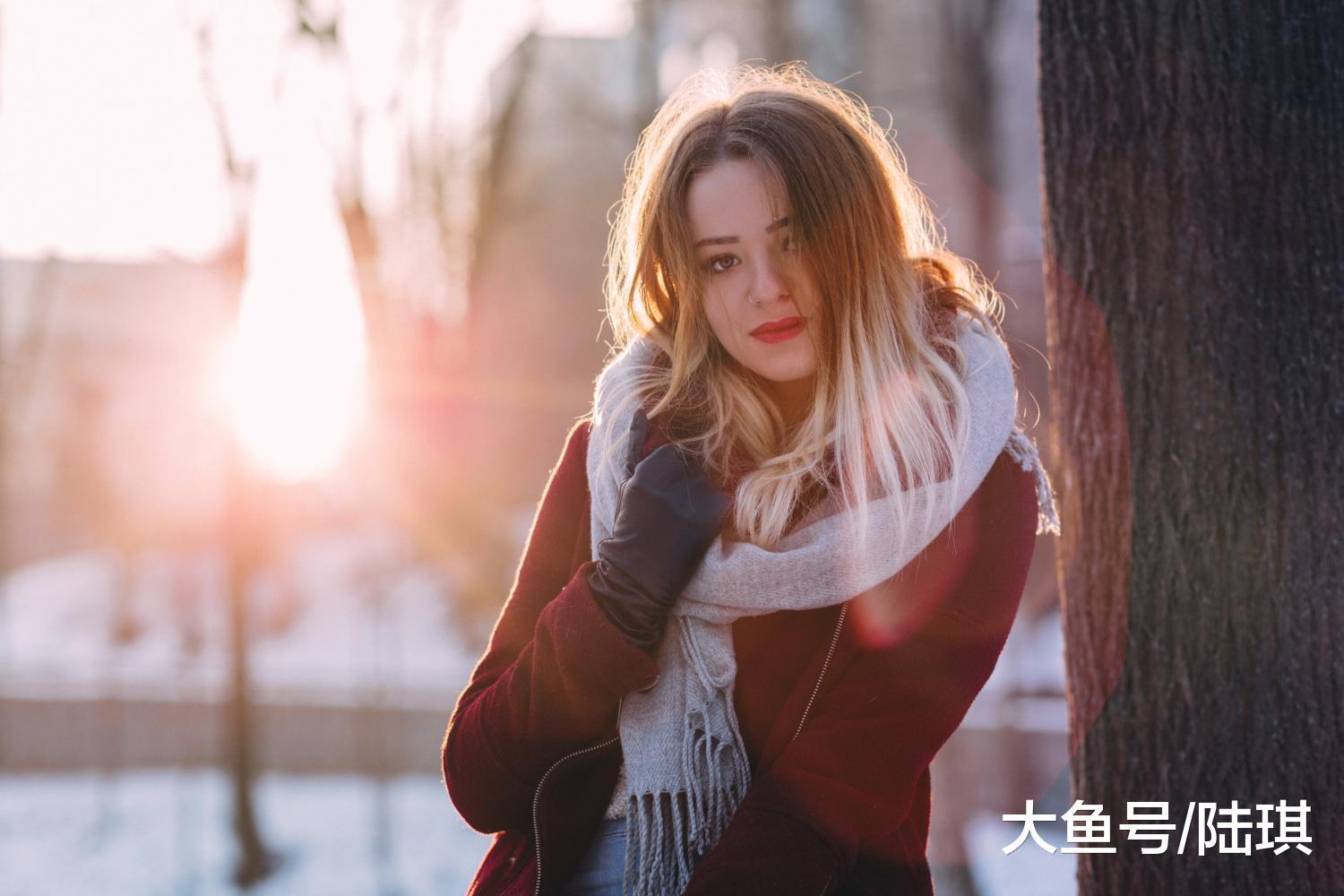 女人们忙着赚钱和变强, 男人们却还想找个保姆