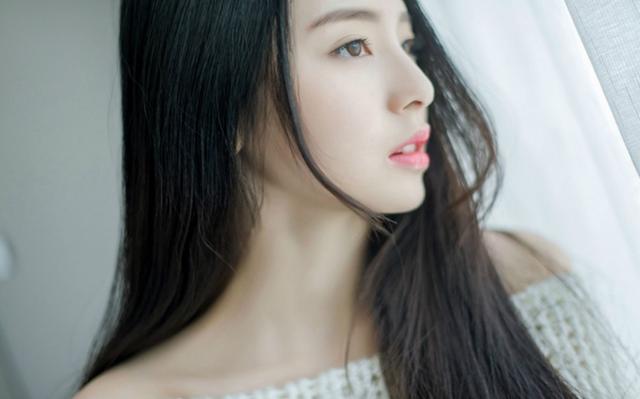 女人遇到真爱后, 会出现这4个变化, 是装不出来的!