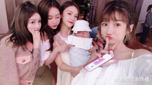 钱夫人雪梨完美逆袭, 儿子百日宴夫妻同框秀甜蜜, 王思聪最成功的前女友!