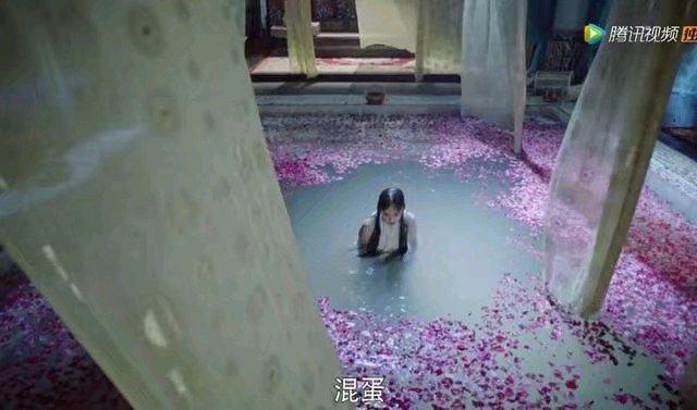 杨幂《扶摇》后期修图师吐槽: 给她修脸修到吐, 惹杨幂粉丝狂怼!