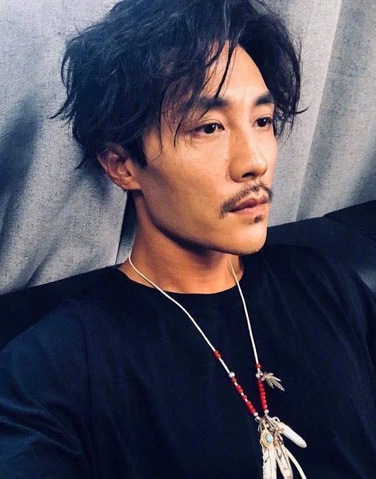 杜淳整容后转型? 秒变雅痞大叔, 网友: 亲妈都不认识了, 这是他吗