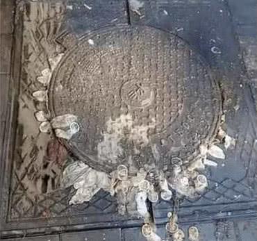这个井盖让经过的人纷纷脸红! 网友: 这里的不可描述的故事真不少!