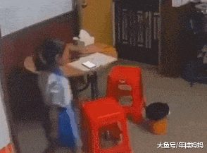 深圳女童被暴打虐待: 有的人就是不配当爹妈!