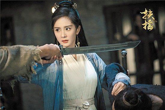 杨幂《扶摇》后期修图师吐槽: 给她修脸修到吐, 惹杨幂粉丝狂怼!
