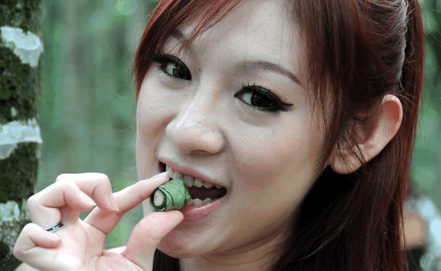 28岁男子口腔溃疡, 却查出口腔癌! 医生: 年纪轻轻咋有这癖好?