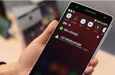 怀孕后准妈妈玩手机时, 胎宝会有什么感受? 你想过吗