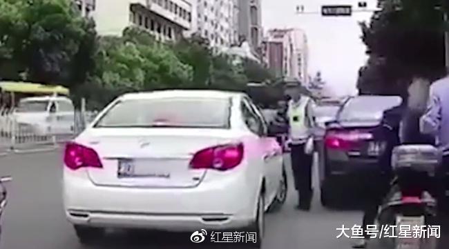 衡阳交警被指碰瓷执法 警方: 疑似车主现身视频已看到, 真实性有待调查