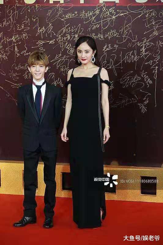 华表奖红毯明星造型大盘点, 果然还是她最美