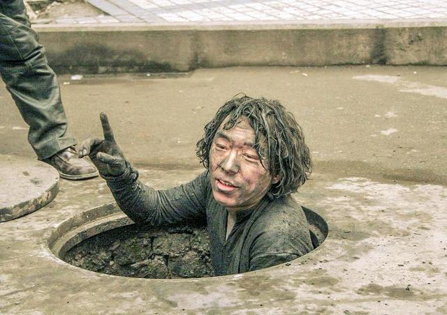 黄渤路边撸个串就收了林志玲, 为什么追舒淇却等了4部电影