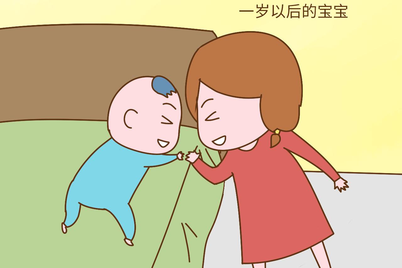 宝宝睡觉有这个举动, 智力发育好很聪明, 爸妈就偷着乐吧