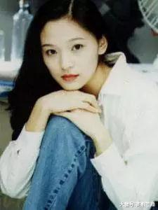 撞脸纯妃, 因刘德华走红, 如今47岁宛若20岁被网友称为冻龄女神!