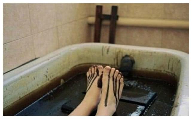 这个澡堂洗一次花三千块, 每天却有不少人慕名而来