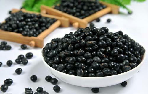 女人月经量少? 平常多吃5种食物, 帮你补充雌激素, 预防提前绝经