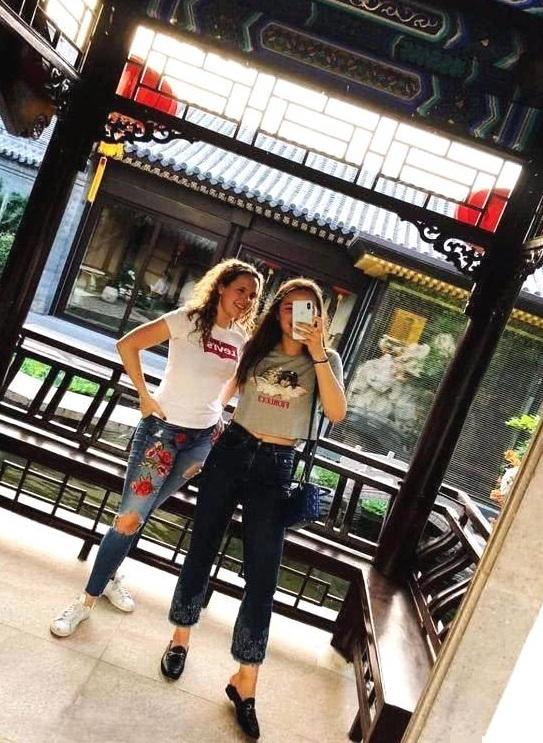 不经意间的炫富最可怕! 邓文迪女儿到北京度假, 意外曝光1亿豪宅!