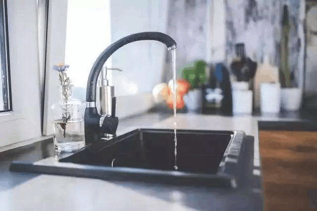 家庭用水要“安全”, 水管里面装个它, 杂质全都拦外面!